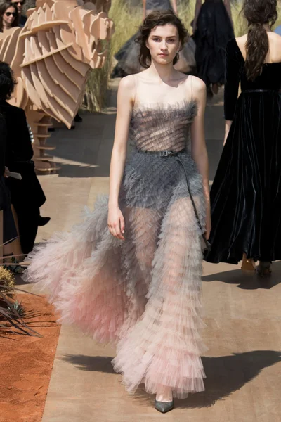 Look 63